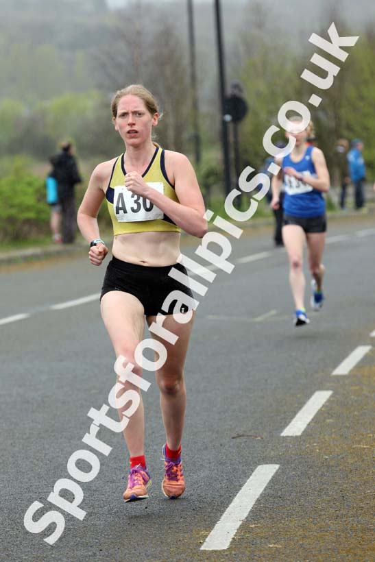 Senior womens relay, Elswick Good Friday Road Races. Photo: David T. Hewitson/Sports for All Pics